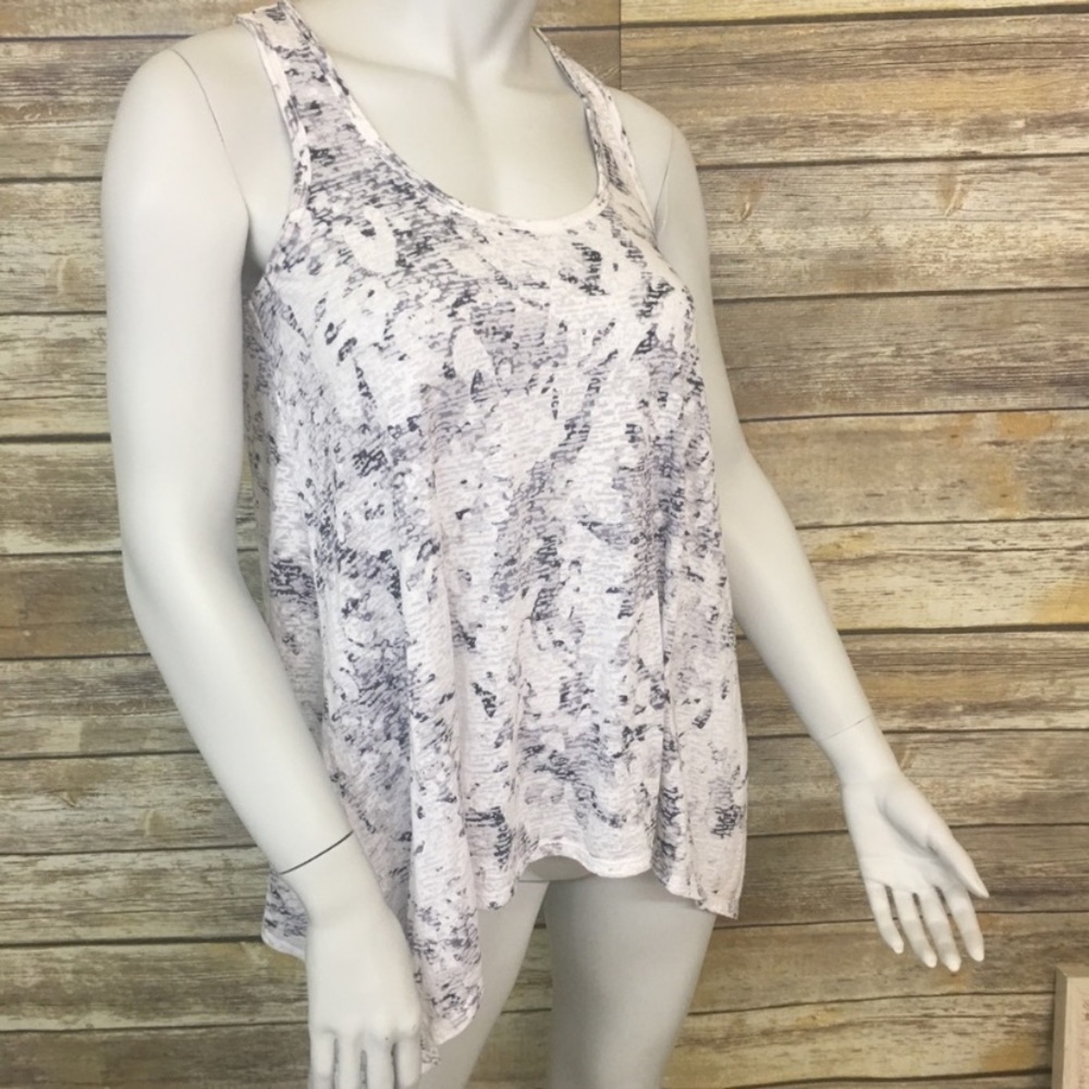 🍍Express Handkerchief Hem Top